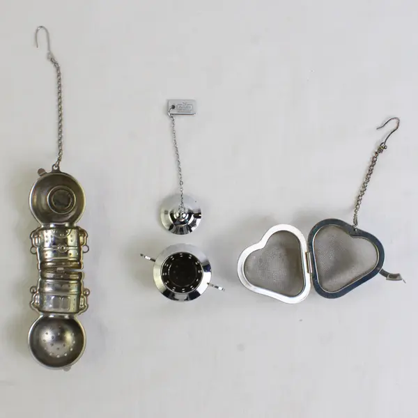 Lot Of 3 Astronaut, Tea Pot, Heart Shaped Loose Leaf Tea Infuser