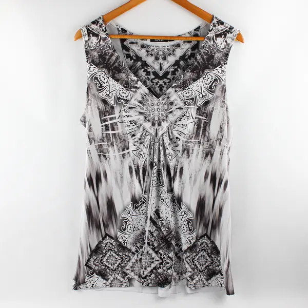 Apt 9 Women's XL Black & White Sublimation Style Stretchy Soft Tank Top