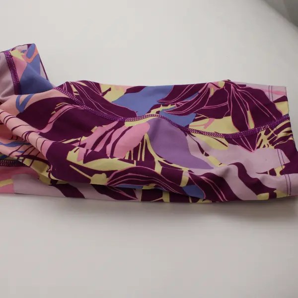Avia Purple and Yellow Abstract Leaf Print Capri Leggings Women's Large 12-14
