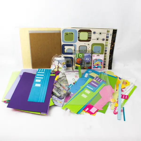 Westrim Crafts The Complete Scrapbook Kit Memory Album 2006 (12"x12" Postbound)