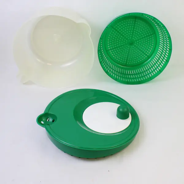 Unbranded Green/Clear Plastic Salad Spinner/Colander/Strainer With Handle