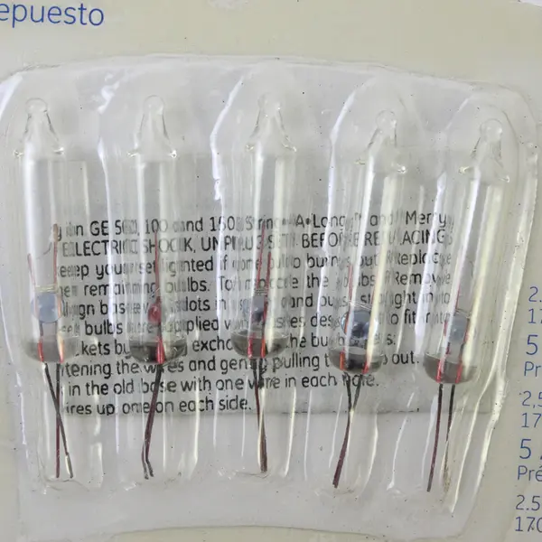 2.5 Volt GE Christmas Light Bulbs CLEAR Mini for 50 100 150 Light String A Long