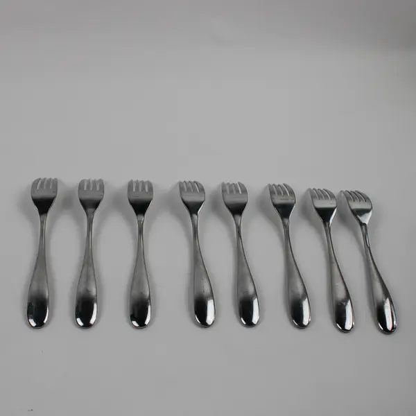Lot of 8 Hampton Silversmiths Marguerite Pattern SS Dinner Forks 7.75" Good
