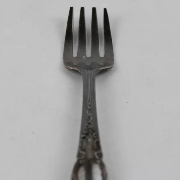 Oneida Silver Enchantment Pattern (Silverplate) Flatware Baby Fork 4.5" Long