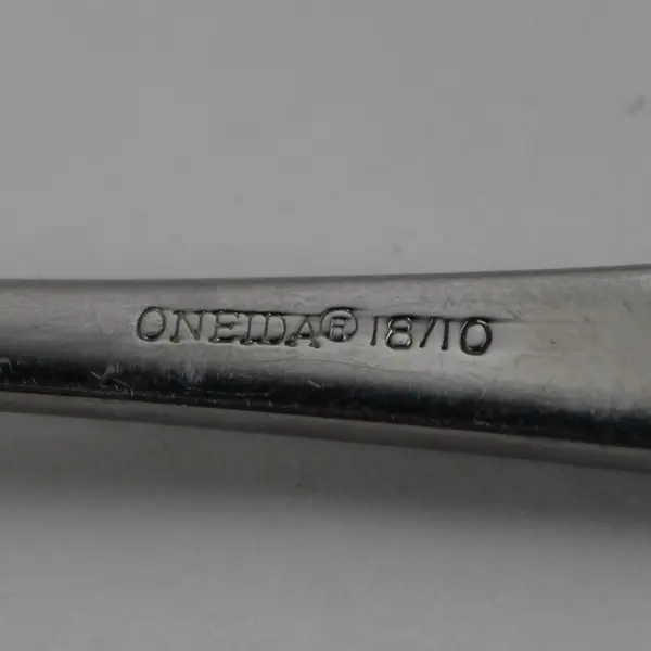 Lot of 6 Oneida Silver Chandler Glossy 18/10 SS Oval Soup Spoons 7.25" Good