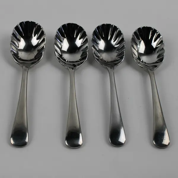 Lot of 4 Oneida Silver Chandler Glossy 18/10 SS Sugar Shell Spoons 6.25" Good