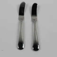 Lot of 2 Oneida Silver Chandler Glossy 18/10 Stainless Butter Knives 7" Rare