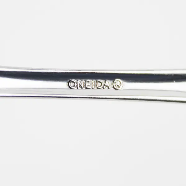 Lot of 7 Oneida Silver Satin Sand Dune Pattern Stainless Teaspoons 6.25" Good