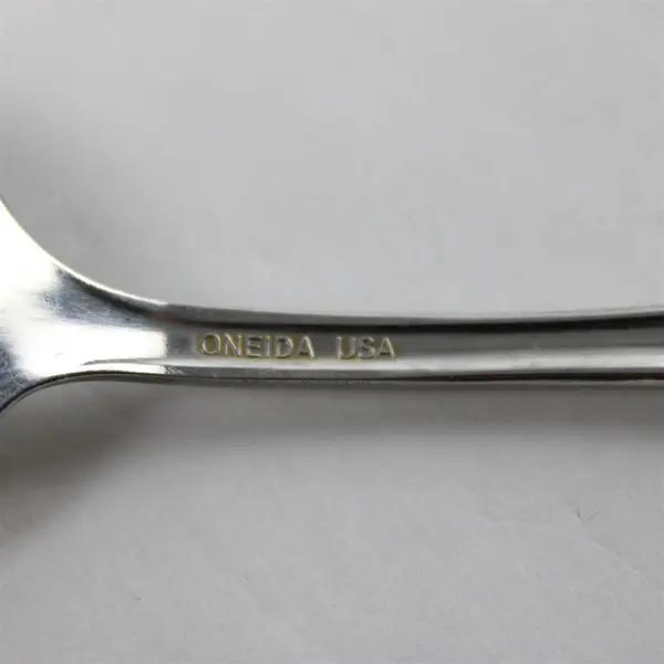 Set of 3 Oneida Tudor Shell Stainless Place/Oval Soup Spoons