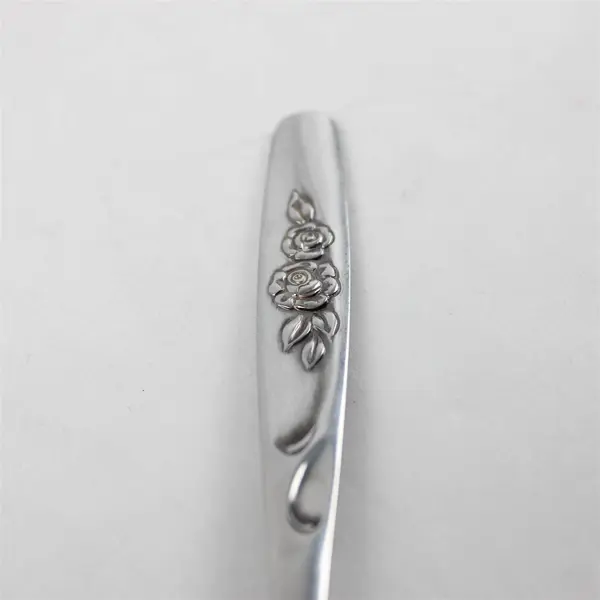 Set of 4 Oneida Twin Rose Stainless Salad Forks 6.25in 