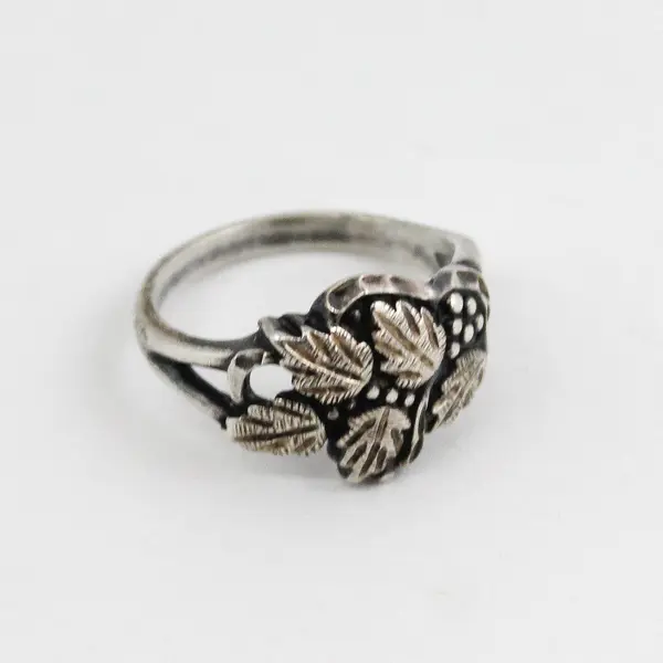 Wheeler Mfg Size 6.5 Sterling Silver Grape Leaf Ring