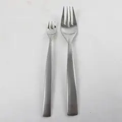 Lot of 2 Oneida Stiletto Frost Stainless Salad & Cocktail Seafood Forks