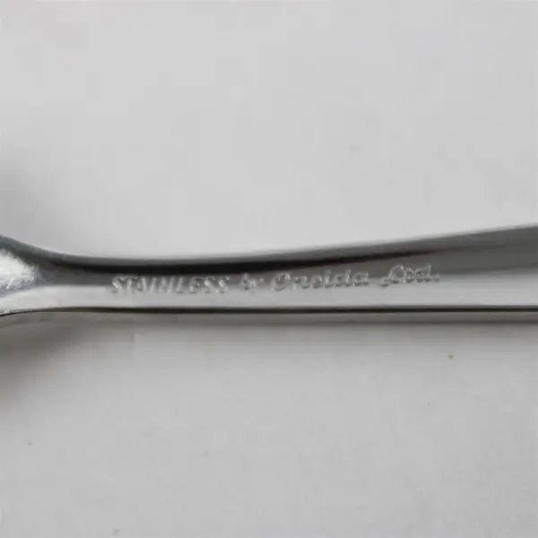 Set of 4 Oneida Surf Stainless Dinner Forks 