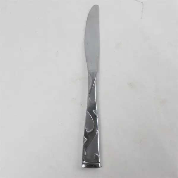 Set of 4 Oneida Tuscany Modern Solid Dinner Knives 