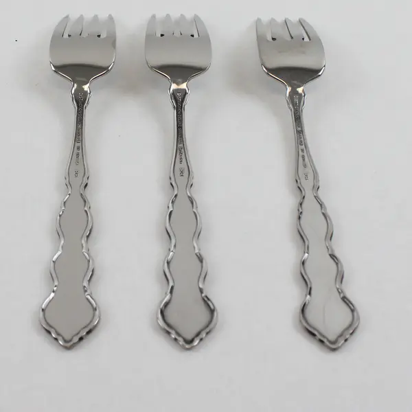 Set of 3 Oneida Valerie Stainless Salad Forks 