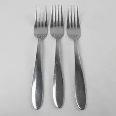 Set of 3 Oneida Trista Stainless Dinner Forks