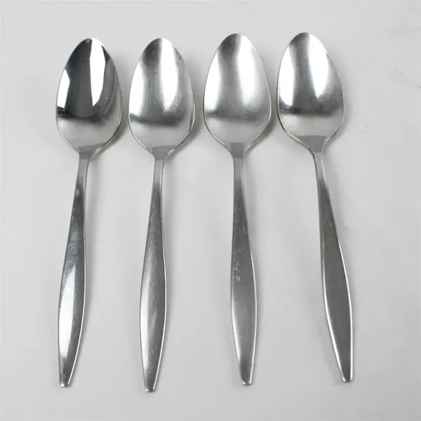Set of 4 Oneida Tone Teaspoons Pre-Owned Flatware