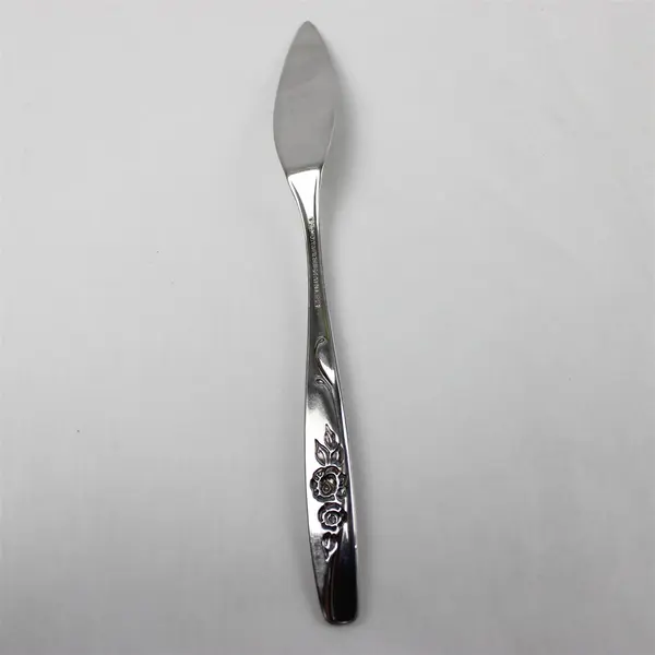 Oneida Twin Rose Stainless Flat Handle Master Butter Knife