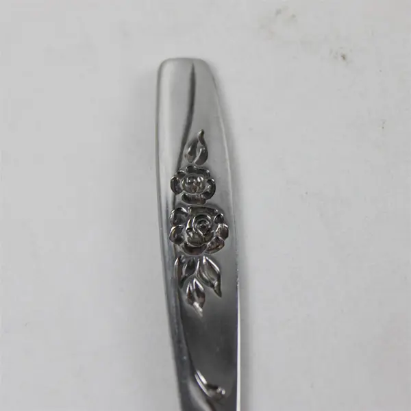 Oneida Twin Rose Stainless Flat Handle Master Butter Knife