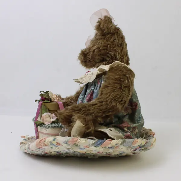 New Teddy Bear Plush Sitting with Presents 8.5in Soft Stuffed Toy