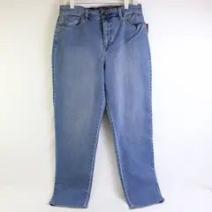 NWT Gloria Vanderbilt Women's 12 Light Wash Amanda Tapered Leg Jeans