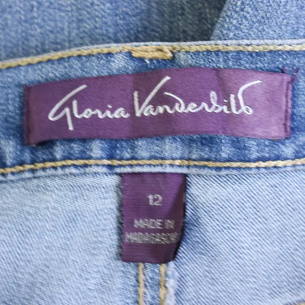 NWT Gloria Vanderbilt Women's 12 Light Wash Amanda Tapered Leg Jeans