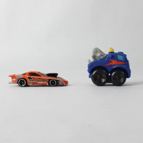Lot of 2 Hot Wheels & Blue Tow Truck Diecast Toy Cars Collectible