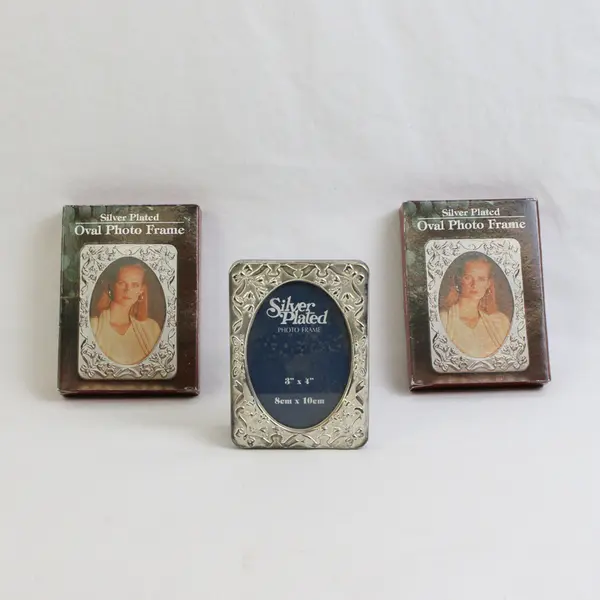 Lot Of 3 Unbranded Matching Silver Plated Oval 3" x 4" Photo Frames