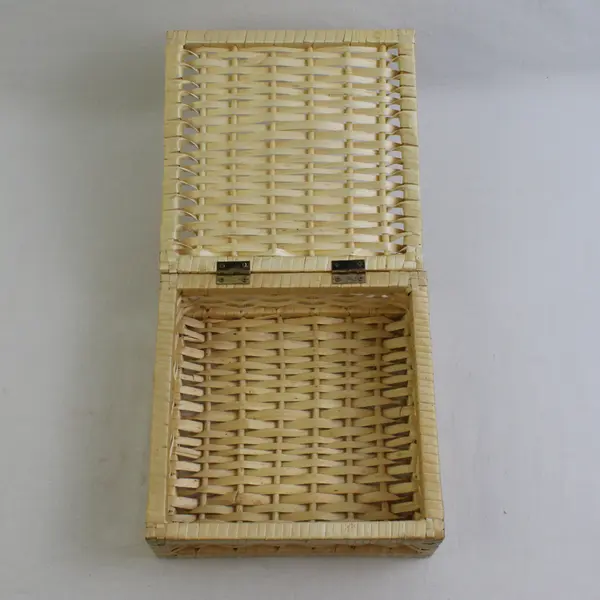 Unbranded Square Woven Storage Basket With Lid Home Decor/Organizer 8" x 8"