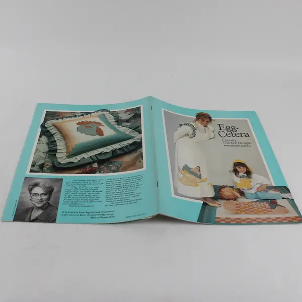 Vintage 1988 Egg-Cetera Country Chicken Designs Pattern Bk/Leaflet