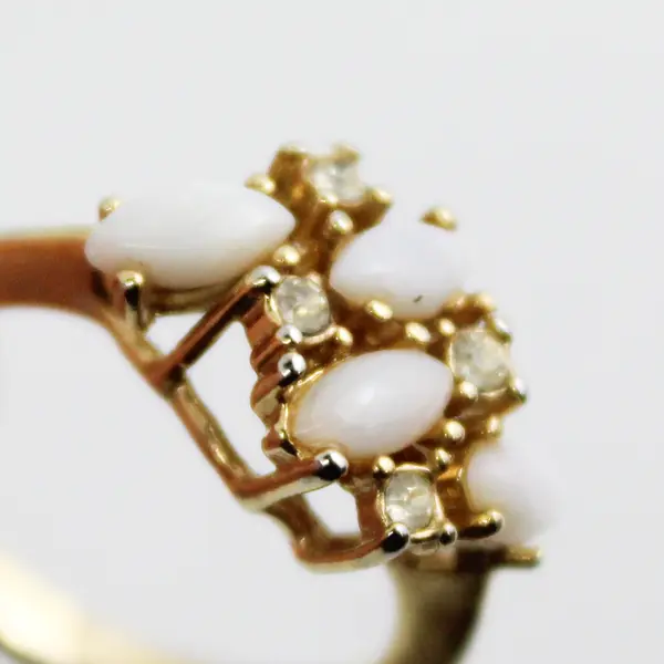 Gold Tone Opal And Rhinestone Cocktail Ring Size 6.75