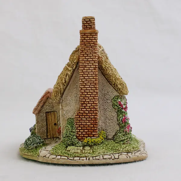 Lilliput Lane Collectors Club Free Gift 1993/4 "The Spinney" Cottage Figurine