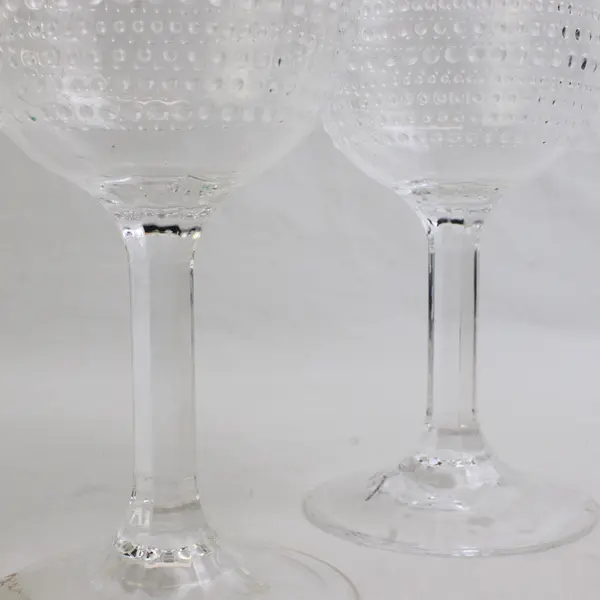 Lot Of 3 Unbranded Clear Plastic Stemmed Wine Glasses (2 Matching Clear, 1 Teal)