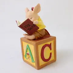 Department 56 Inc Toot & Puddle Reading Pig On ABC Block Hanging Ornament 4.25"