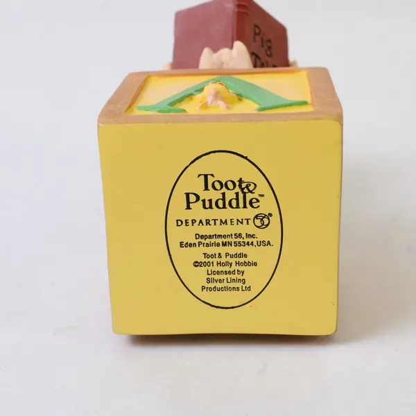 Department 56 Inc Toot & Puddle Reading Pig On ABC Block Hanging Ornament 4.25"