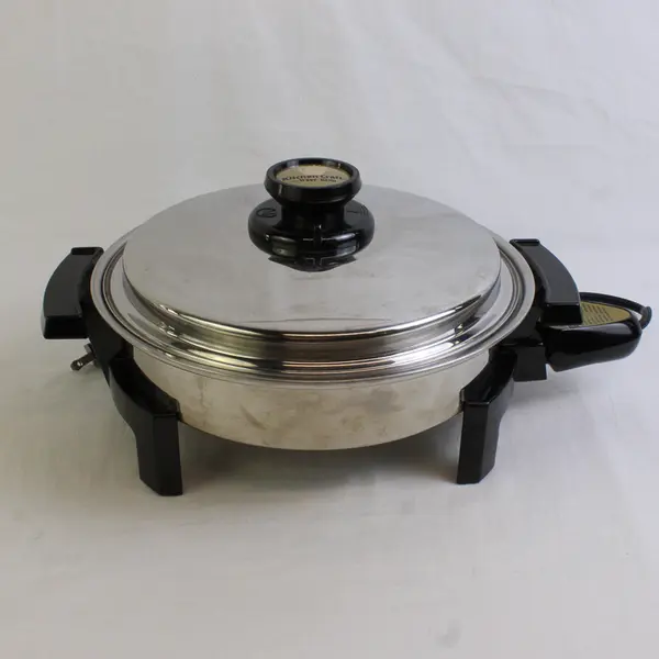 Kitchenware By West Bend Liquid Core Stainless Steel Electric Skillet E23049