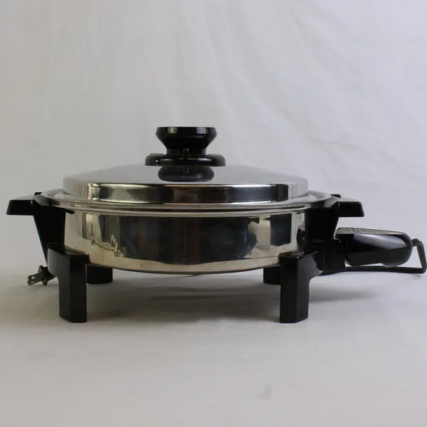 Kitchenware By West Bend Liquid Core Stainless Steel Electric Skillet E23049