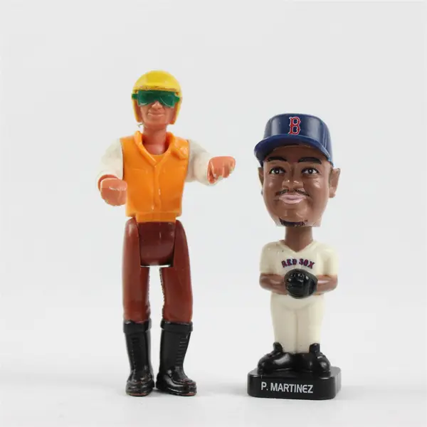 Lot of 6 Small Mixed Toys Action Figures Collectible