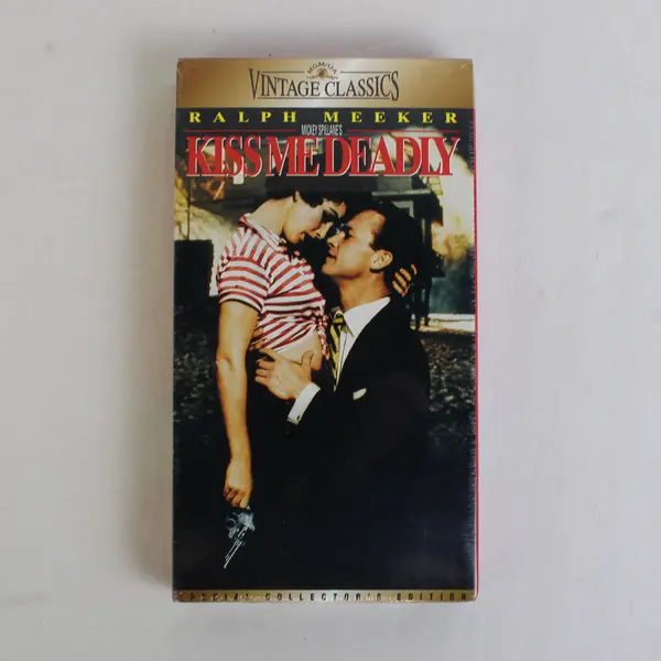 Kiss Me Deadly VHS Tape 1997, #M206553, New/Sealed