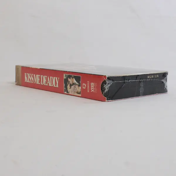 Kiss Me Deadly VHS Tape 1997, #M206553, New/Sealed