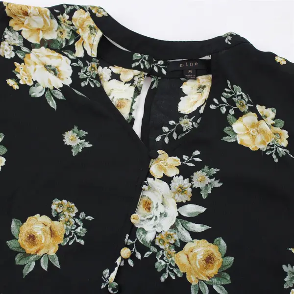 MINE Women Black Floral Short Sleeve Blouse Size M Button Front