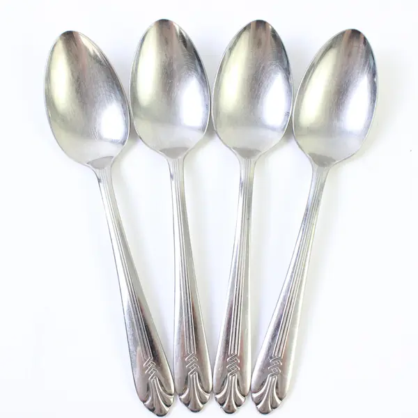 Set of 4 Oneida Tempo Design Deluxe Stainless Oval Soup Spoons 7.25"