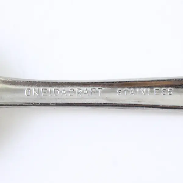 Set of 4 Oneida Tempo Design Deluxe Stainless Oval Soup Spoons 7.25"