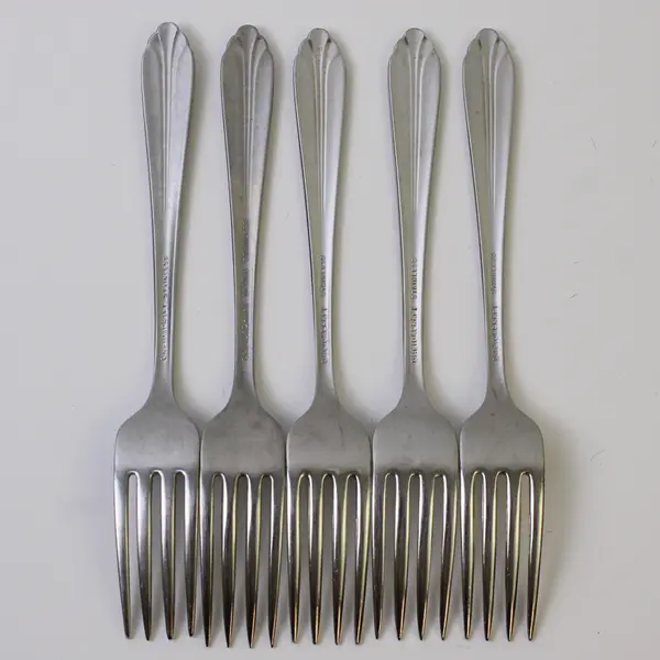 Set of 5 Oneida Tempo Design Deluxe Stainless Dinner Forks 