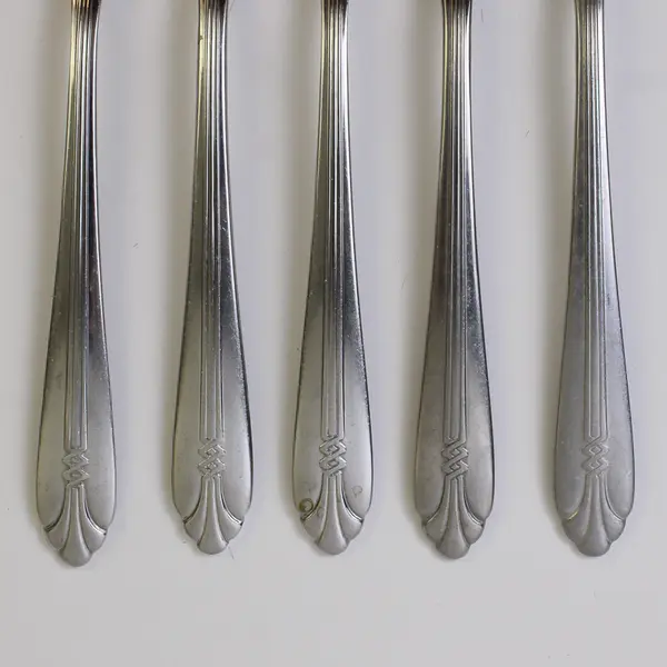 Set of 5 Oneida Tempo Design Deluxe Stainless Dinner Forks 