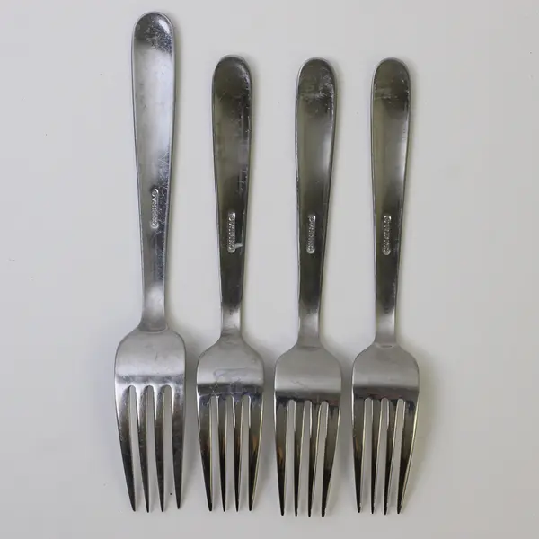 Lot of 4 Oneida Zone Stainless 3 Salad Forks & A Dinner Fork