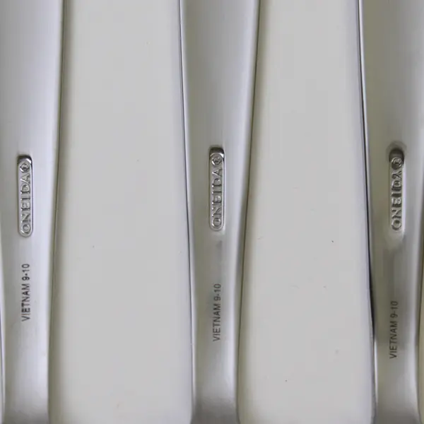 Set of 3 Oneida Zone Stainless Salad Forks