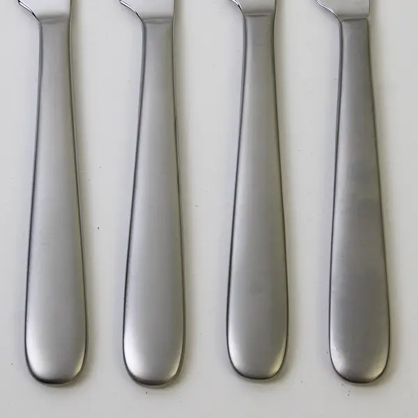 Set of 4 Oneida Zone Stainless French Solid Dinner Knives (3 New)