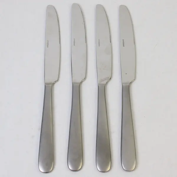 Set of 4 Oneida Zone Stainless French Solid Knives