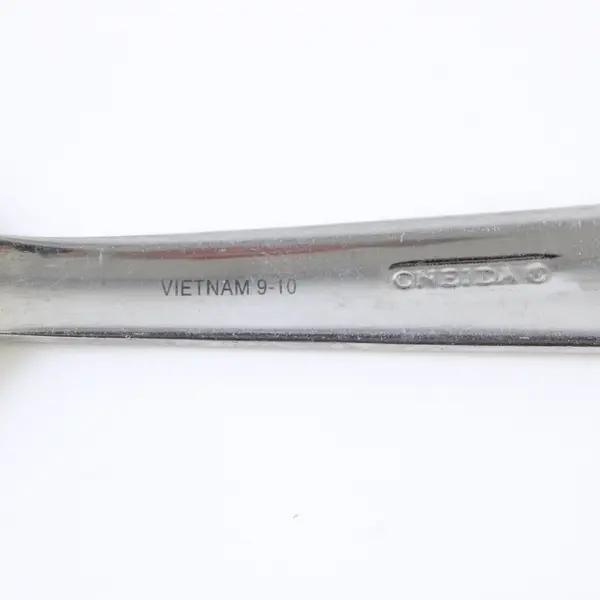 Set of 2 Oneida Zone Stainless Teaspoons